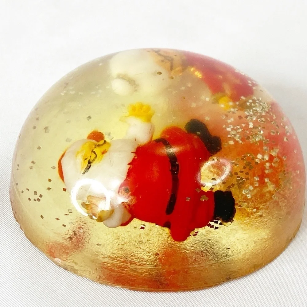 Vintage Resin Santa Mrs Claus Glitter Dome Paperweight Retro Christmas Decor